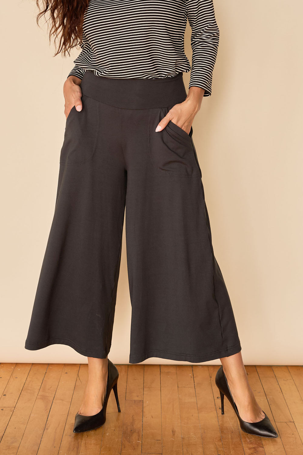 NINO Wide-Leg Capri Pants Bamboo Cropped Pants Made in Canada
