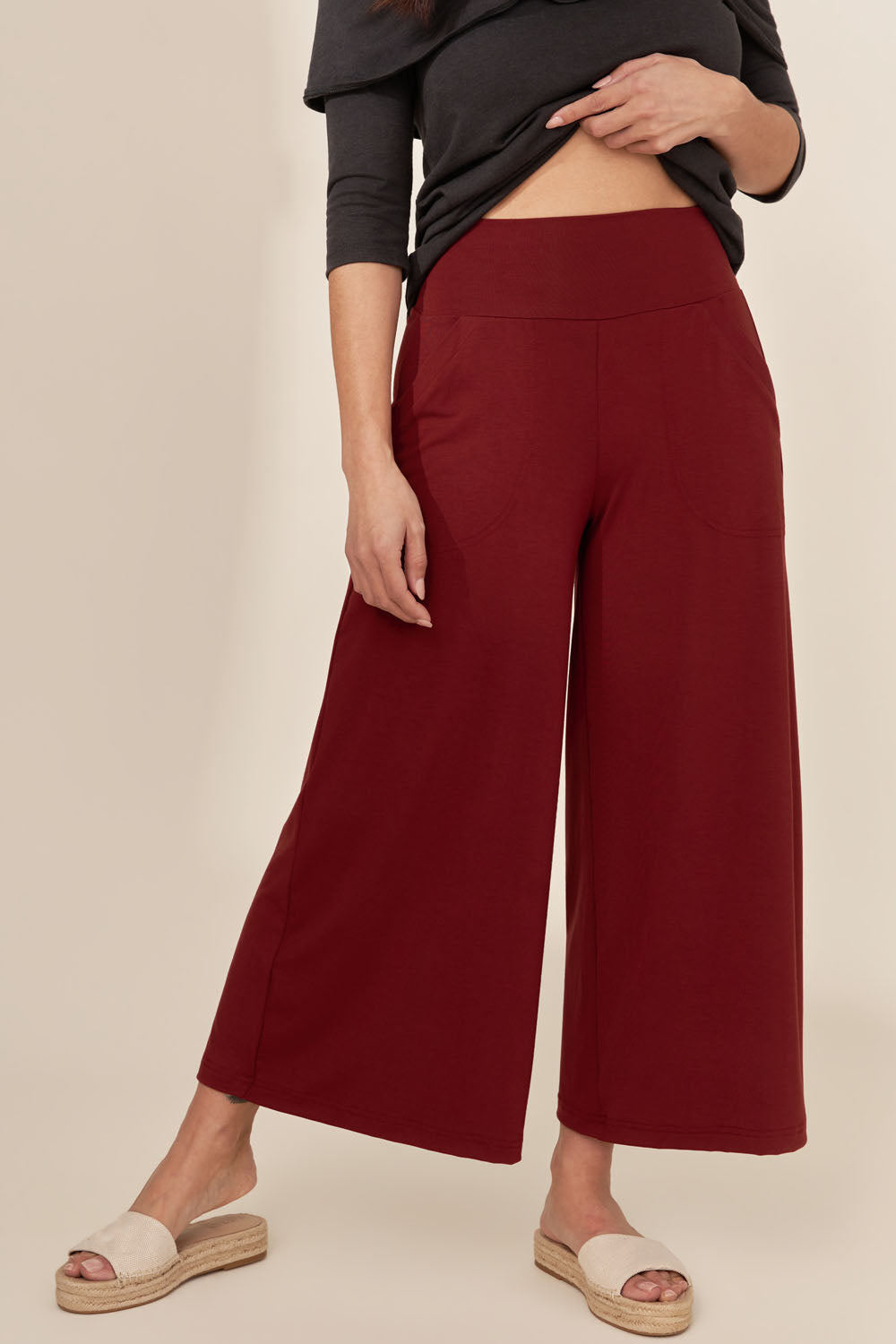 NINO Wide-Leg Capri Pants | Bamboo Cropped Pants Made in Canada