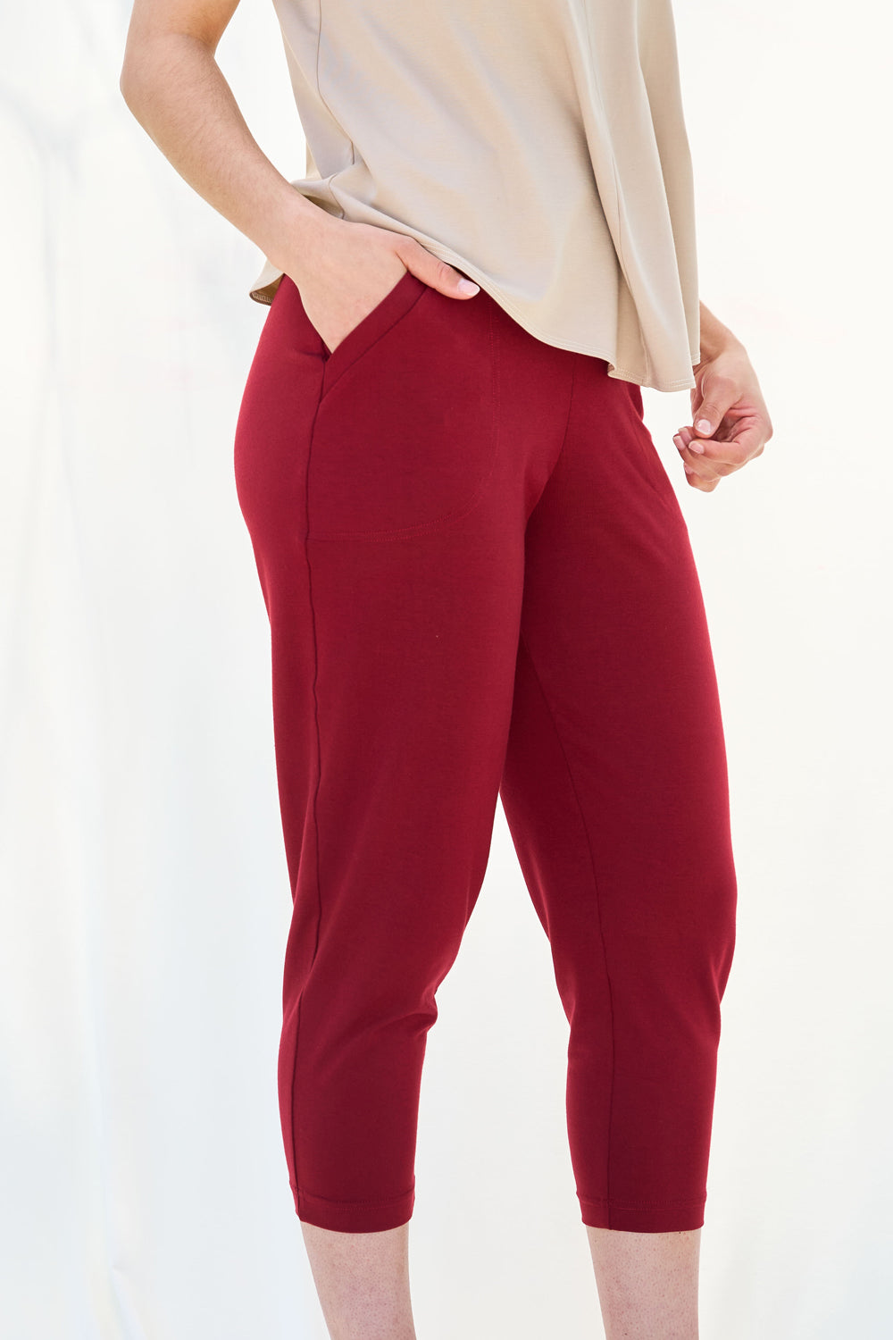 VACATIONIST Women's Capri Pants