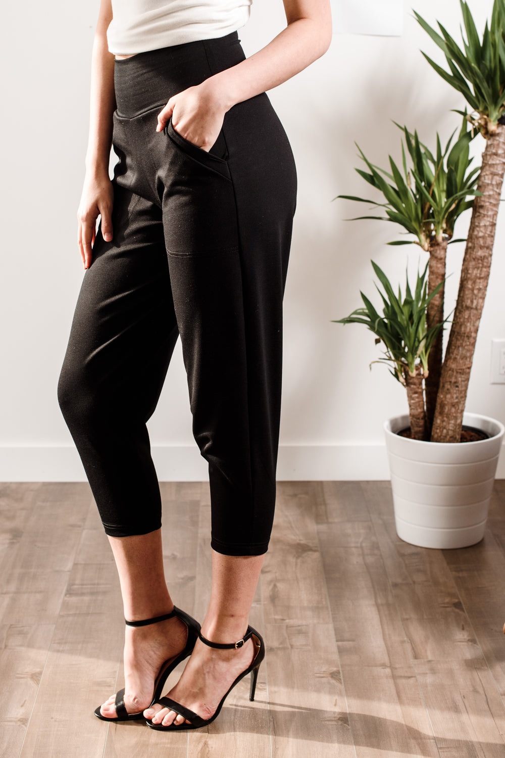 VACATIONIST Women's Capri Pants