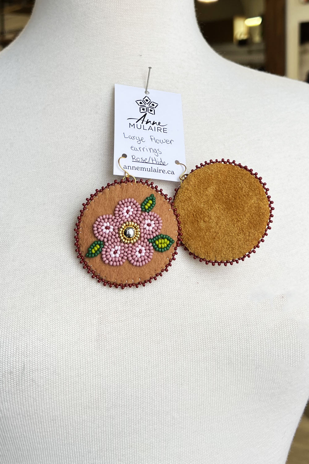 MJ – Boucles d’oreilles Métis à grande fleurs – rose/brun