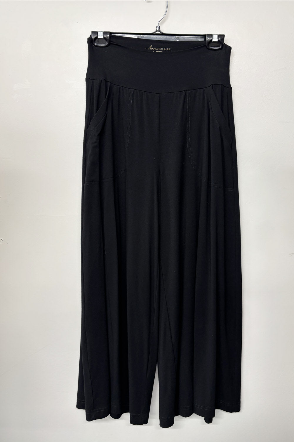RESALE - Nino Capri - Black - S - Inseam 24.5" - RE665