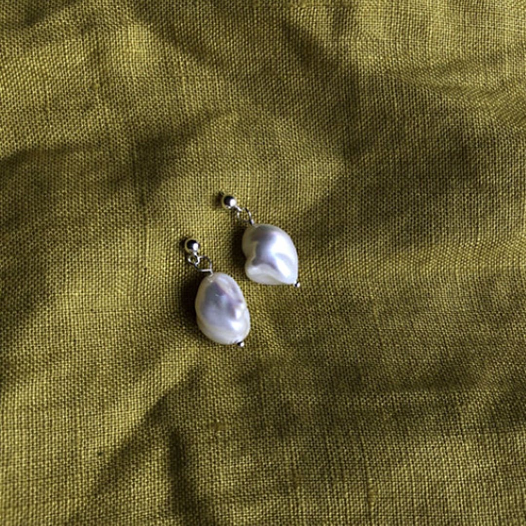 Naked Sage - Boucles d&#39;oreilles perlées Baroque (Argent &amp;amp; doré)