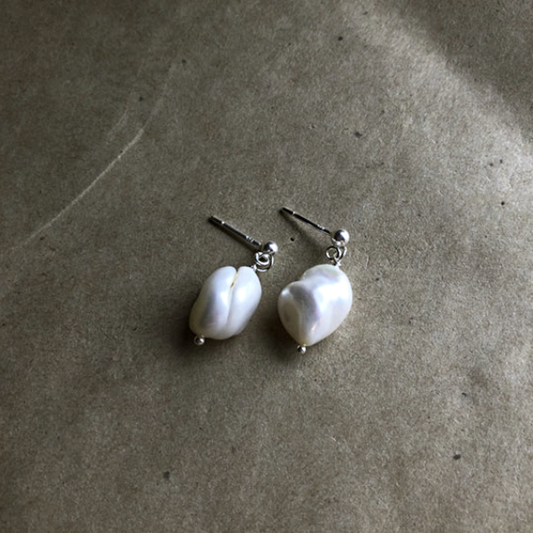 Naked Sage - Boucles d&#39;oreilles perlées Baroque (Argent &amp;amp; doré)